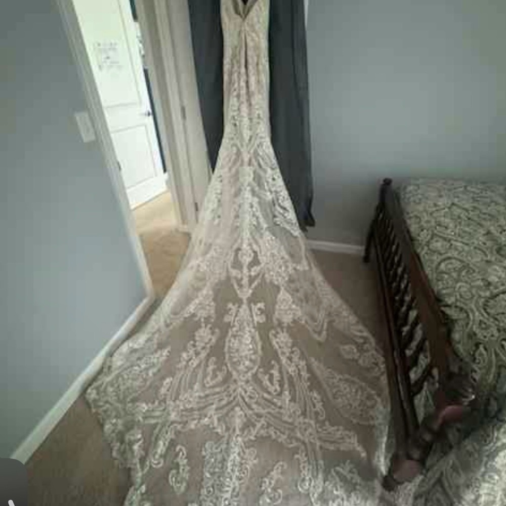 Elegant Lace Wedding Dress